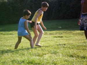 Children practicing capoeira, Görlitzer Park, 22.09.07