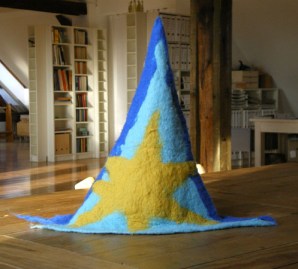felted witch hat -day and night- 2