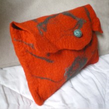 felted small bag -green oranges-