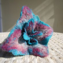 felted flower brooch -A girl like you-