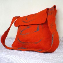 felted messenger bag -pigeon message-