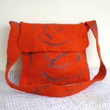 felted messenger bag -pigeon message-