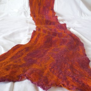  cobweb felted scarf -wine of life-
