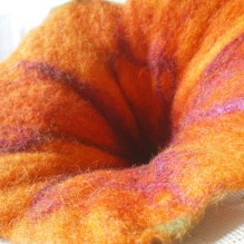 felted flower brooch -whisper me-