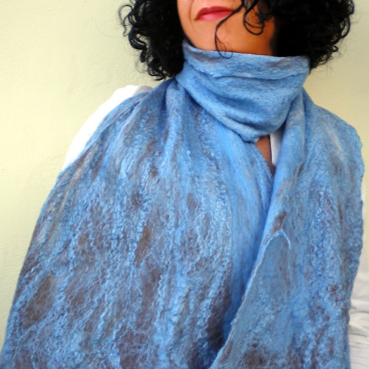 cobweb felted scarf -hazy shade of winter-