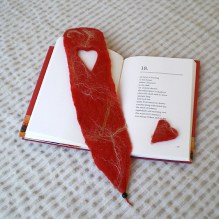 felted bookmark -peach-