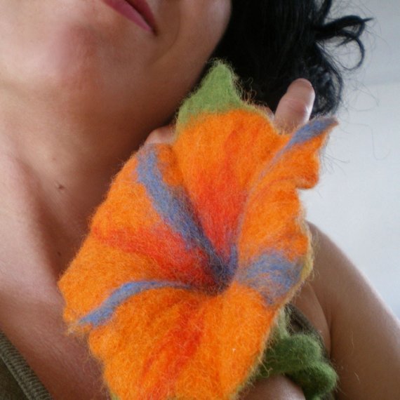 felted flower bracelet -sister Dew-