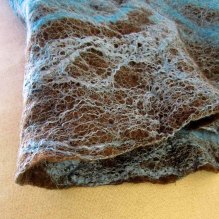 felted neck warmer -ice blue-