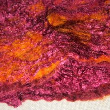  felted neck warmer -cherry brandy-