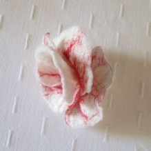 felted flower brooch -White Snow-