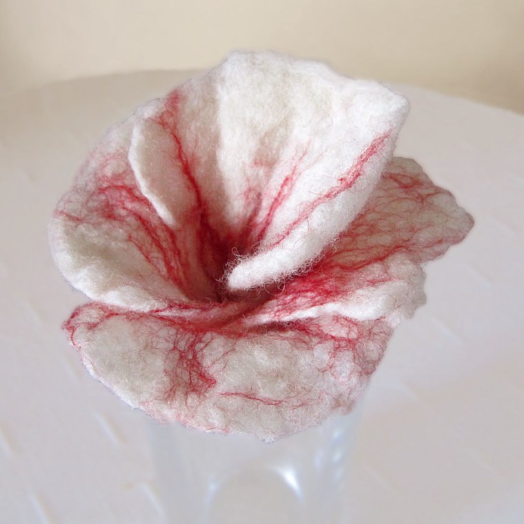 felted flower brooch -White Snow-