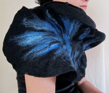  felted ruffled scarf -blue bird-