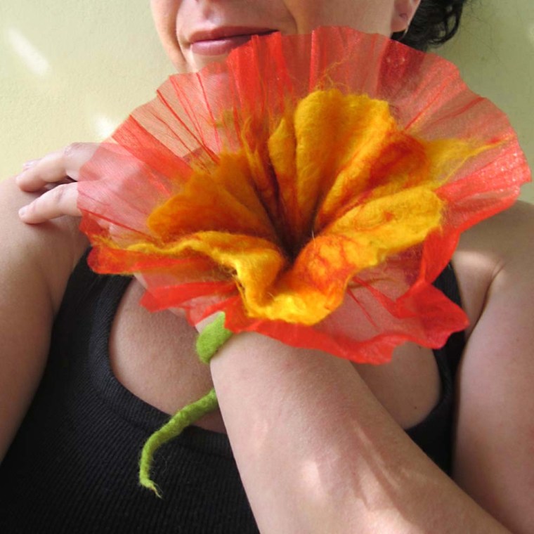  felted flower -summer beginning-