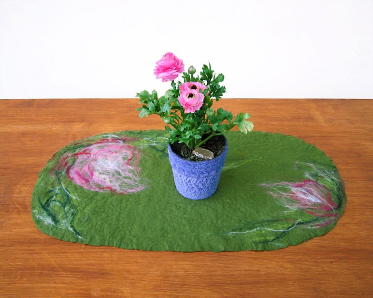 felted table runner -into the green-