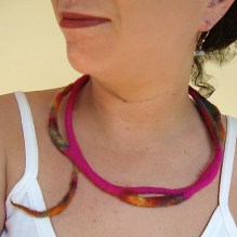 felted necklace -fuchsia Fall-