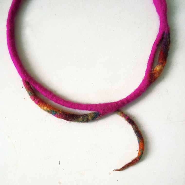 felted necklace -fuchsia Fall-