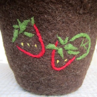 felted bowl -strawberries-