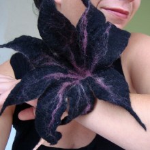 felted flower -black black heart-