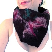 felted neck warmer -winter flowers-